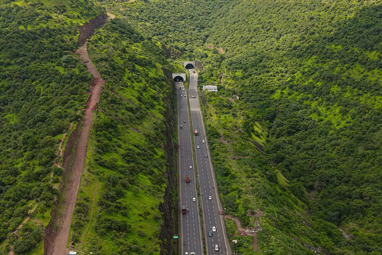 Pune- Mumbai express way